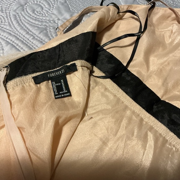 Forever 21 Gold Pleated A-line Maxi Dress - Picture 6 of 10